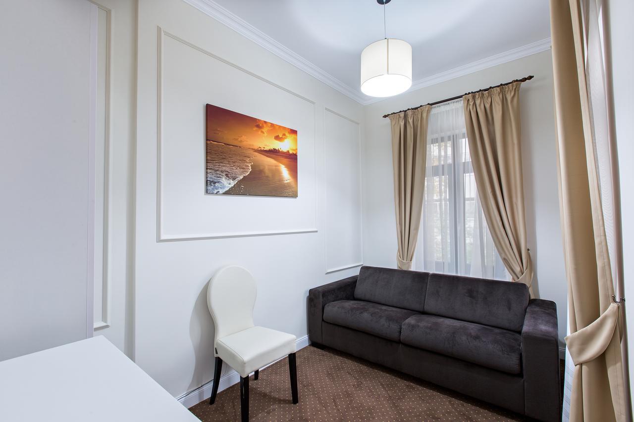 Prestige Hotel Iasi Bagian luar foto