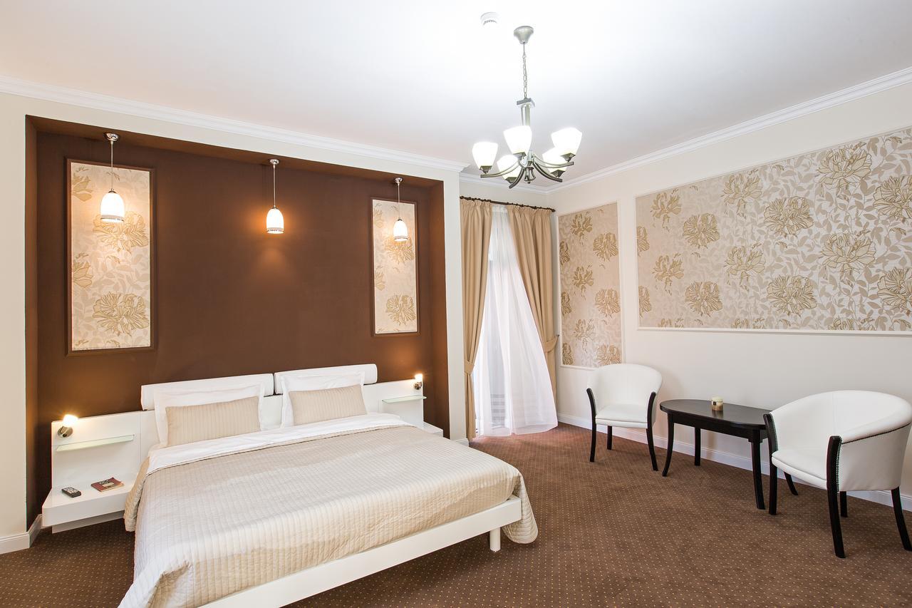 Prestige Hotel Iasi Bagian luar foto